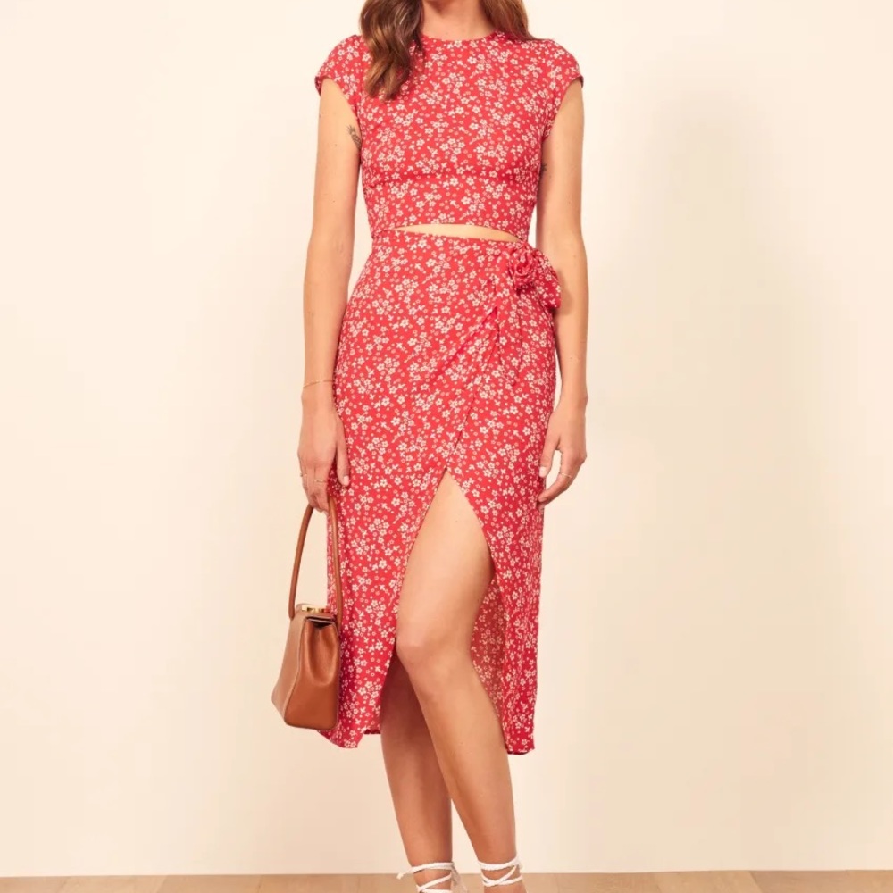 TAKING OFFERS Reformation Alana Wrap Dress SIZE 4